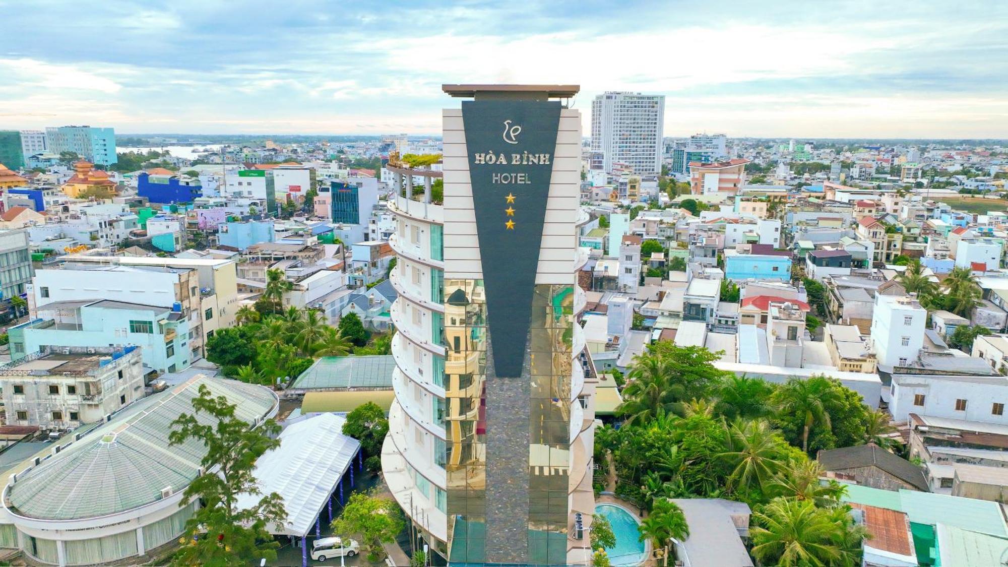 โรงแรม ฮัว บินห์ 1 ลองซเวียน ภายนอก รูปภาพ